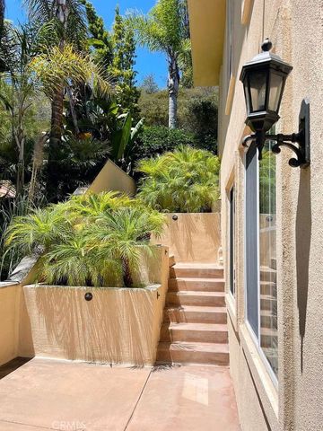 8058 Gilman Ct, La Jolla, CA 92037