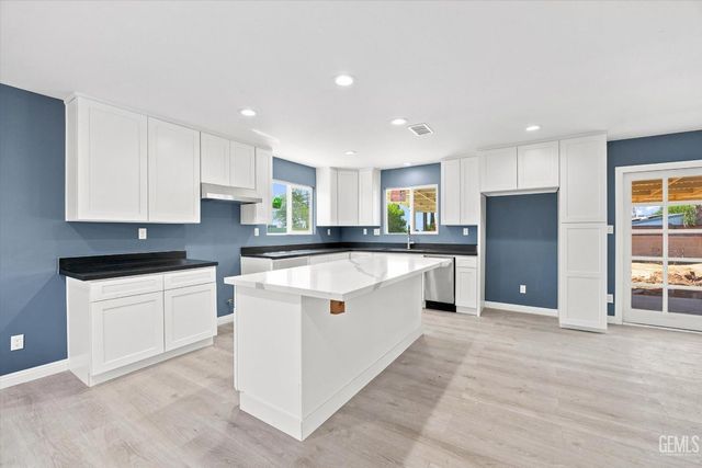 3300 Pasadena Street, Bakersfield, CA 93306