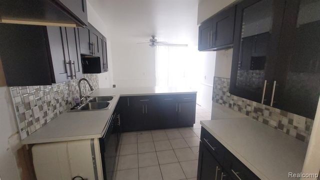1917 Orleans Street 49, Detroit, MI 48207