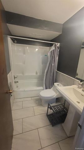 1917 Orleans Street 49, Detroit, MI 48207