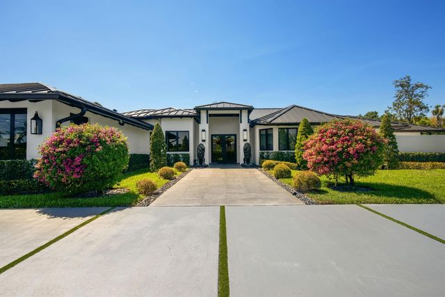 17872 W Fieldbrook Circle W, Boca Raton, FL 33496