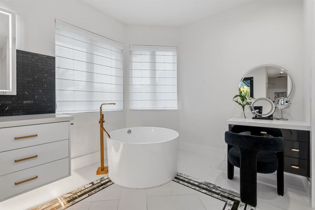 17872 W Fieldbrook Circle W, Boca Raton, FL 33496