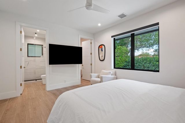 17872 W Fieldbrook Circle W, Boca Raton, FL 33496