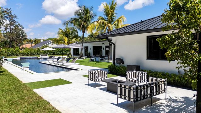 17872 W Fieldbrook Circle W, Boca Raton, FL 33496