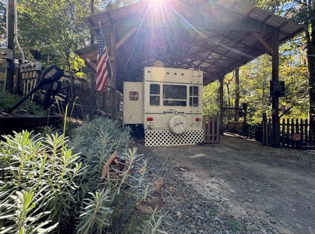 93 2nd Street, Ellijay, GA 30540