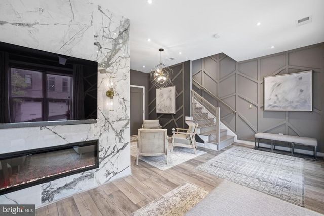12285 SESSILE CMNS, Fairfax, VA 22030