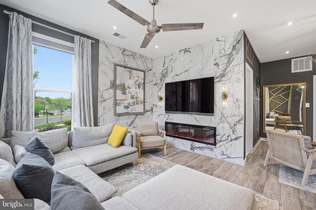 12285 SESSILE CMNS, Fairfax, VA 22030