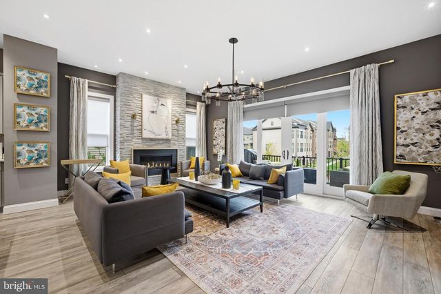 12285 SESSILE CMNS, Fairfax, VA 22030