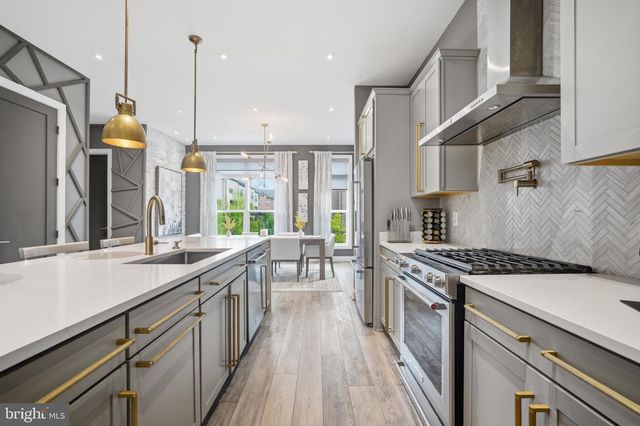 12285 SESSILE CMNS, Fairfax, VA 22030