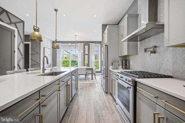 12285 SESSILE CMNS, Fairfax, VA 22030