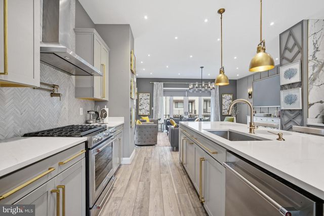 12285 SESSILE CMNS, Fairfax, VA 22030