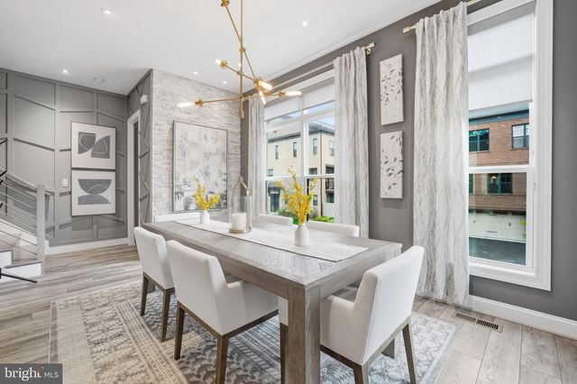 12285 SESSILE CMNS, Fairfax, VA 22030