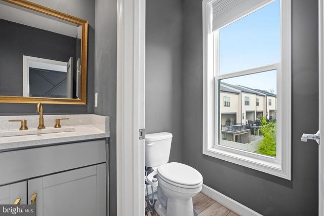 12285 SESSILE CMNS, Fairfax, VA 22030