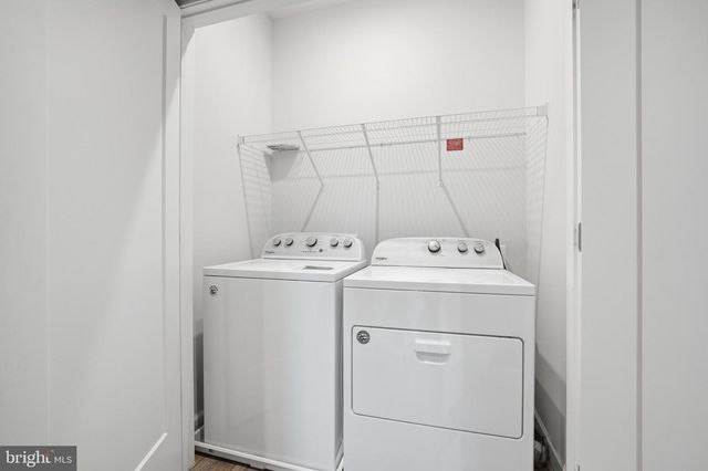12285 SESSILE CMNS, Fairfax, VA 22030
