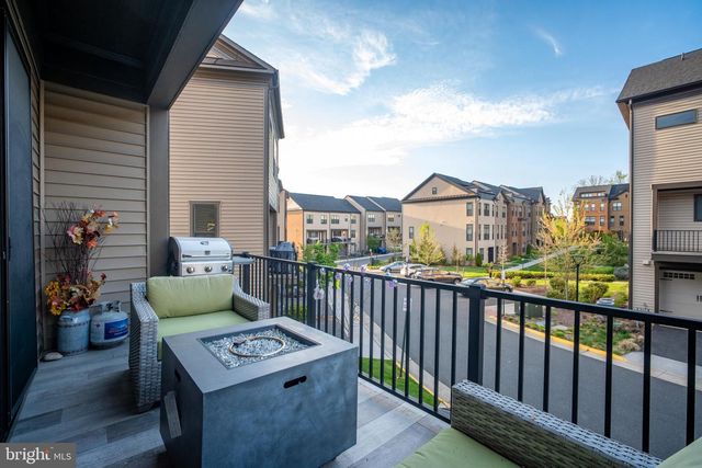12285 SESSILE CMNS, Fairfax, VA 22030