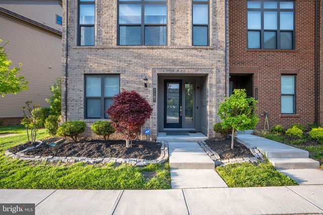 12285 SESSILE CMNS, Fairfax, VA 22030