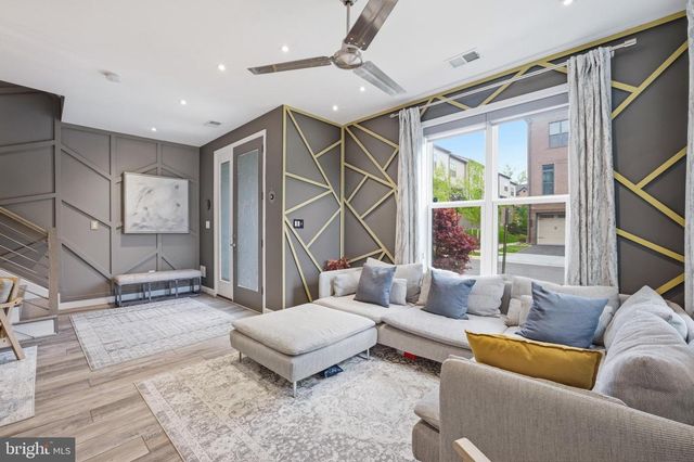 12285 SESSILE CMNS, Fairfax, VA 22030