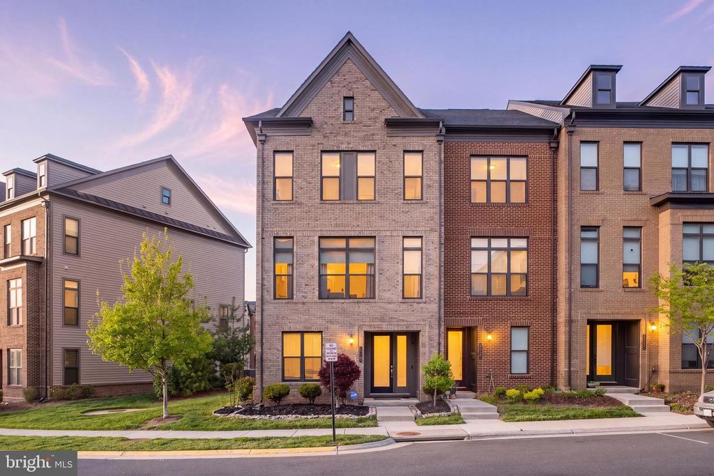 12285 SESSILE CMNS, Fairfax, VA 22030