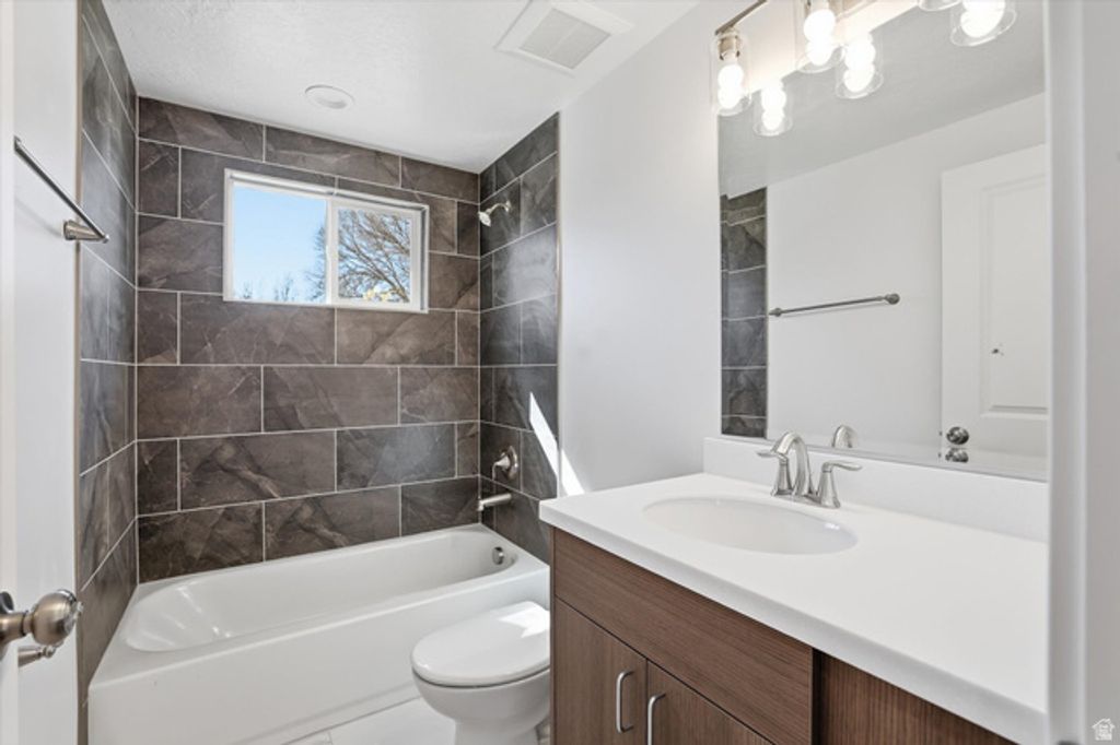 Image 21 of property listing at 131 W 400 N, Malad City, ID 83252