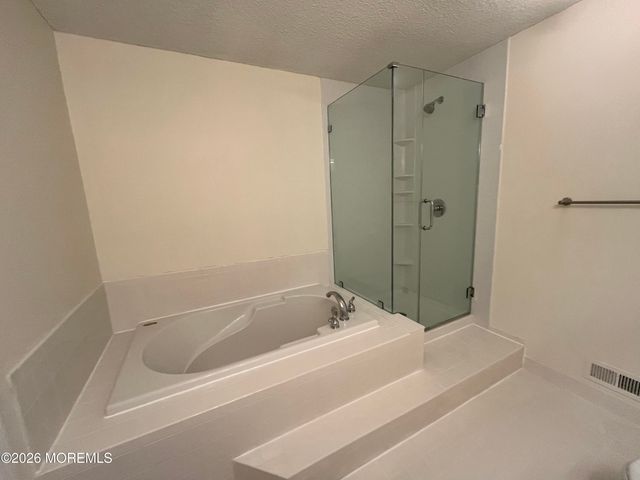 28 Madison Court, Tinton Falls, NJ 07712