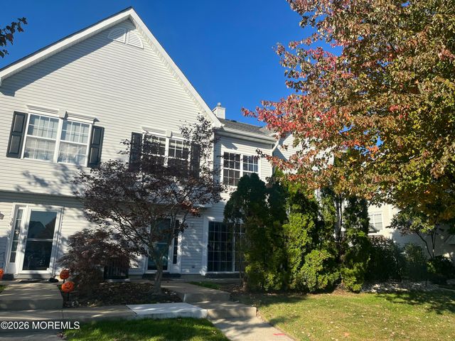 28 Madison Court, Tinton Falls, NJ 07712