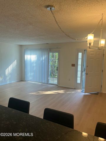 28 Madison Court, Tinton Falls, NJ 07712
