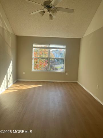 28 Madison Court, Tinton Falls, NJ 07712