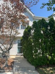 28 Madison Court, Tinton Falls, NJ 07712