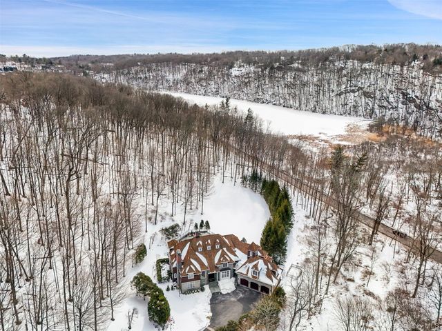 26 Hollow Ridge Road, Bedford Corners, NY 10549