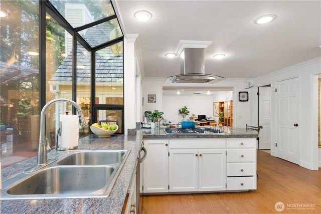 21842 NE 30th Place, Sammamish, WA 98074