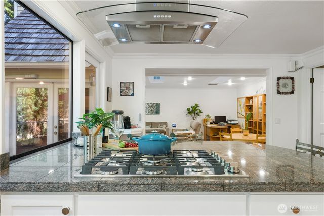 21842 NE 30th Place, Sammamish, WA 98074