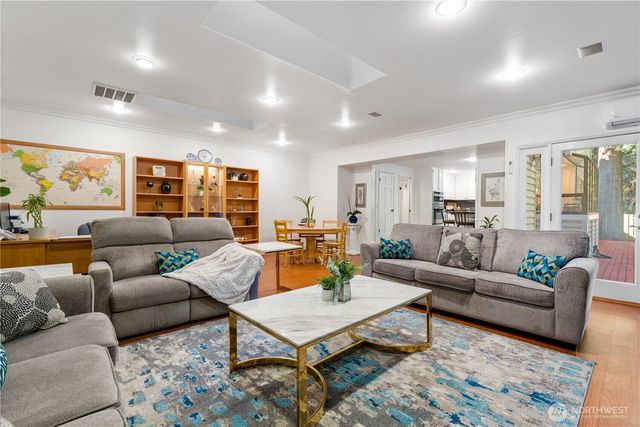 21842 NE 30th Place, Sammamish, WA 98074