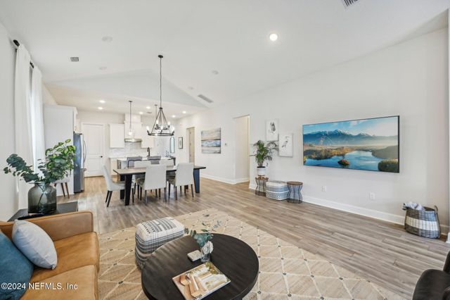 9815 INVENTION Lane, Jacksonville, FL 32256