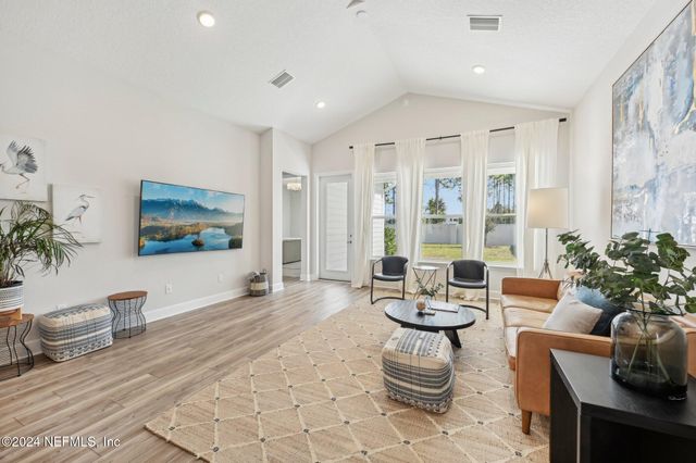 9815 INVENTION Lane, Jacksonville, FL 32256