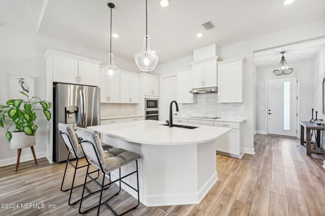 9815 INVENTION Lane, Jacksonville, FL 32256