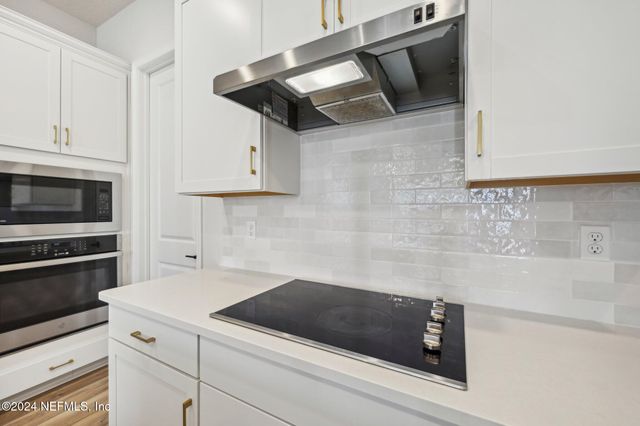 9815 INVENTION Lane, Jacksonville, FL 32256