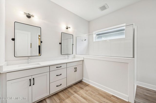 9815 INVENTION Lane, Jacksonville, FL 32256