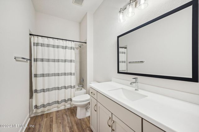 9815 INVENTION Lane, Jacksonville, FL 32256