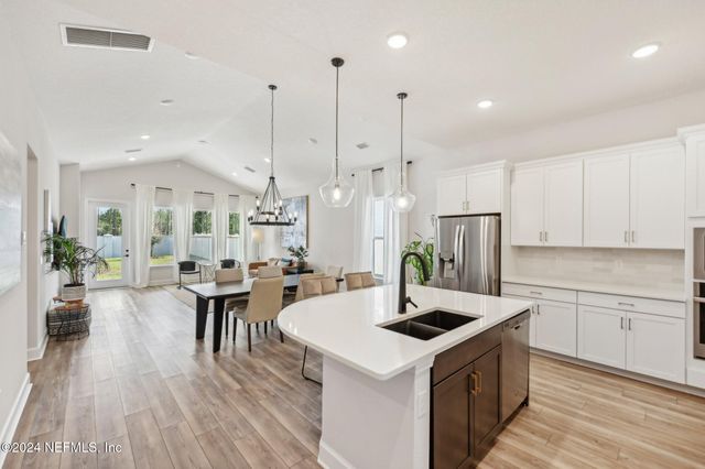 9815 INVENTION Lane, Jacksonville, FL 32256