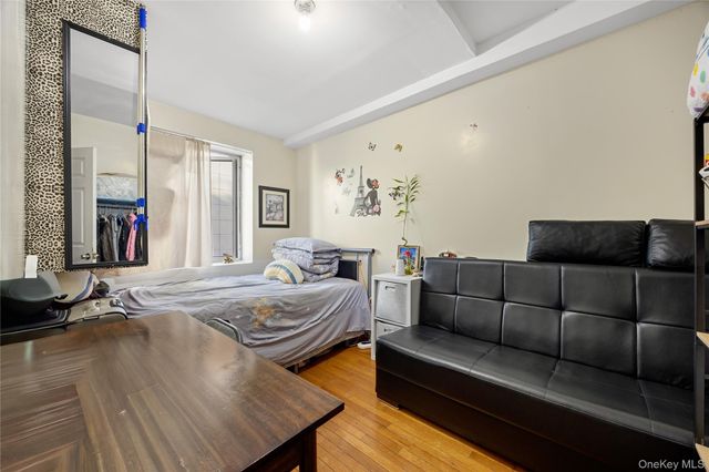 131-44 40th Road, Flushing, NY 11354