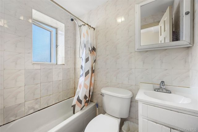 131-44 40th Road, Flushing, NY 11354