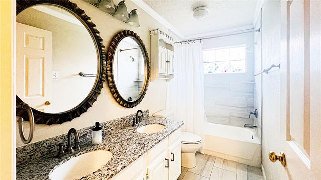 1114 Knoll Crest Court, Sugar Land, TX 77479