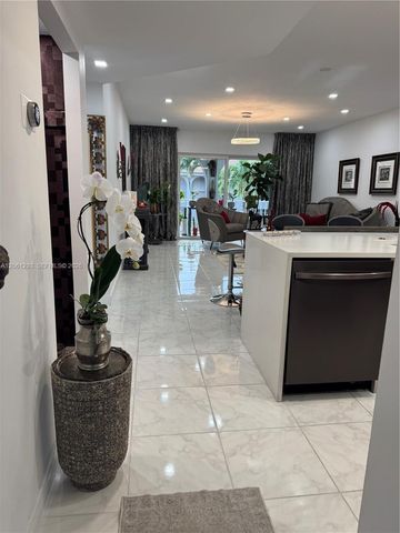 250 NE 20th St 2110, Boca Raton, FL 33431