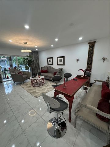250 NE 20th St 2110, Boca Raton, FL 33431