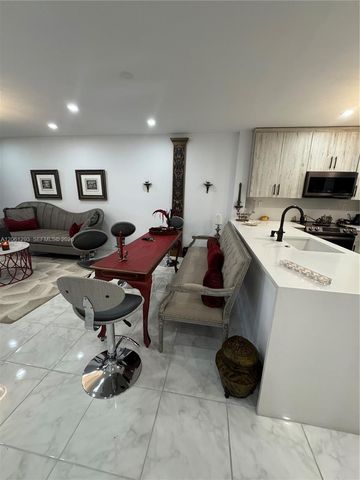 250 NE 20th St 2110, Boca Raton, FL 33431