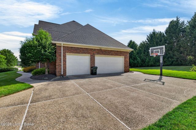 3002 Albrecht Dr, Prospect, KY 40059