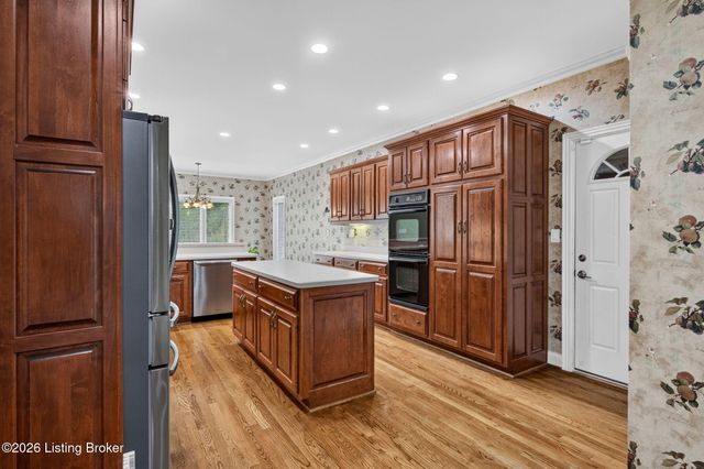 3002 Albrecht Dr, Prospect, KY 40059