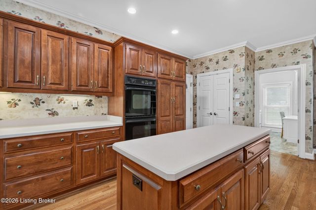 3002 Albrecht Dr, Prospect, KY 40059
