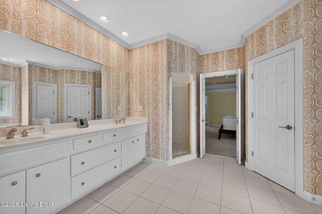 3002 Albrecht Dr, Prospect, KY 40059