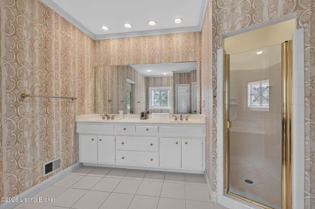 3002 Albrecht Dr, Prospect, KY 40059
